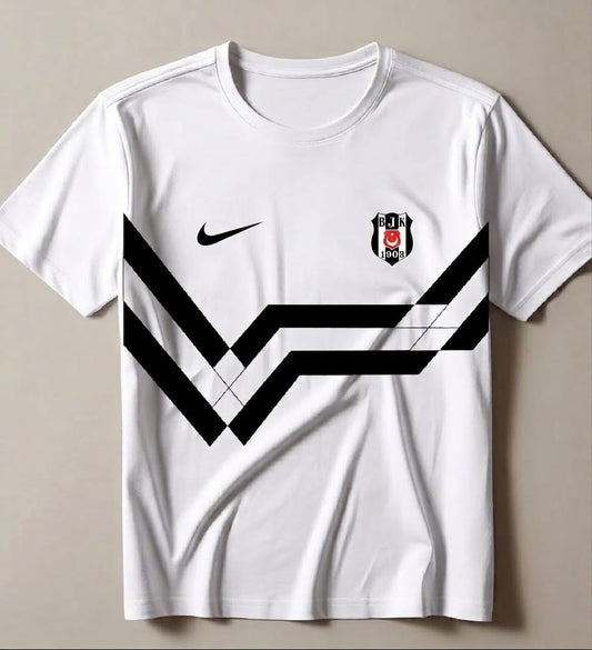 Beşiktaş Retro Forma Tişörtü – Siyah Beyaz Taraftar Koleksiyonu